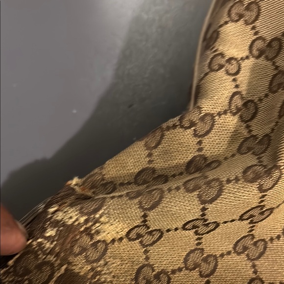 Gucci Tan Monogram canvas Shoulder Bag - Picture 8 of 16
